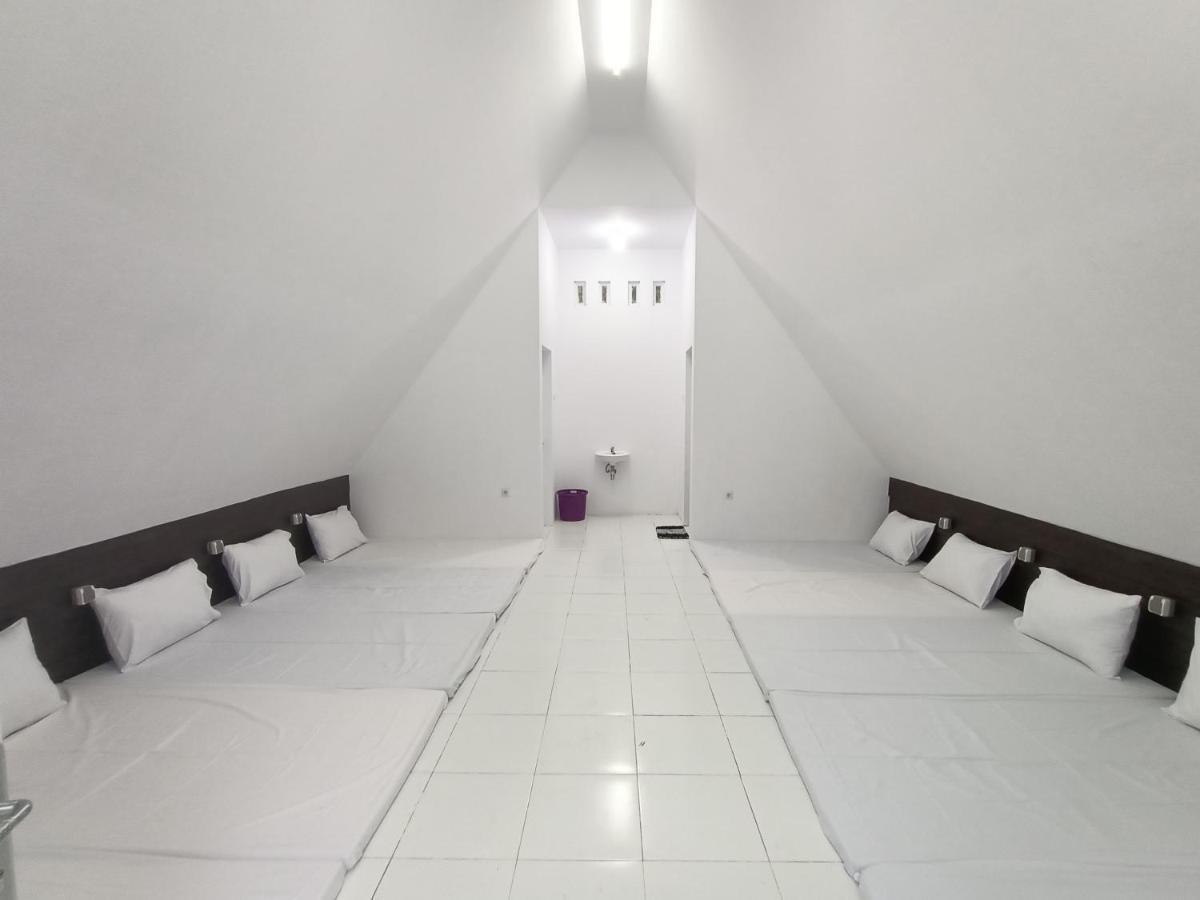 Seger Nusantara Kalisat Exterior foto