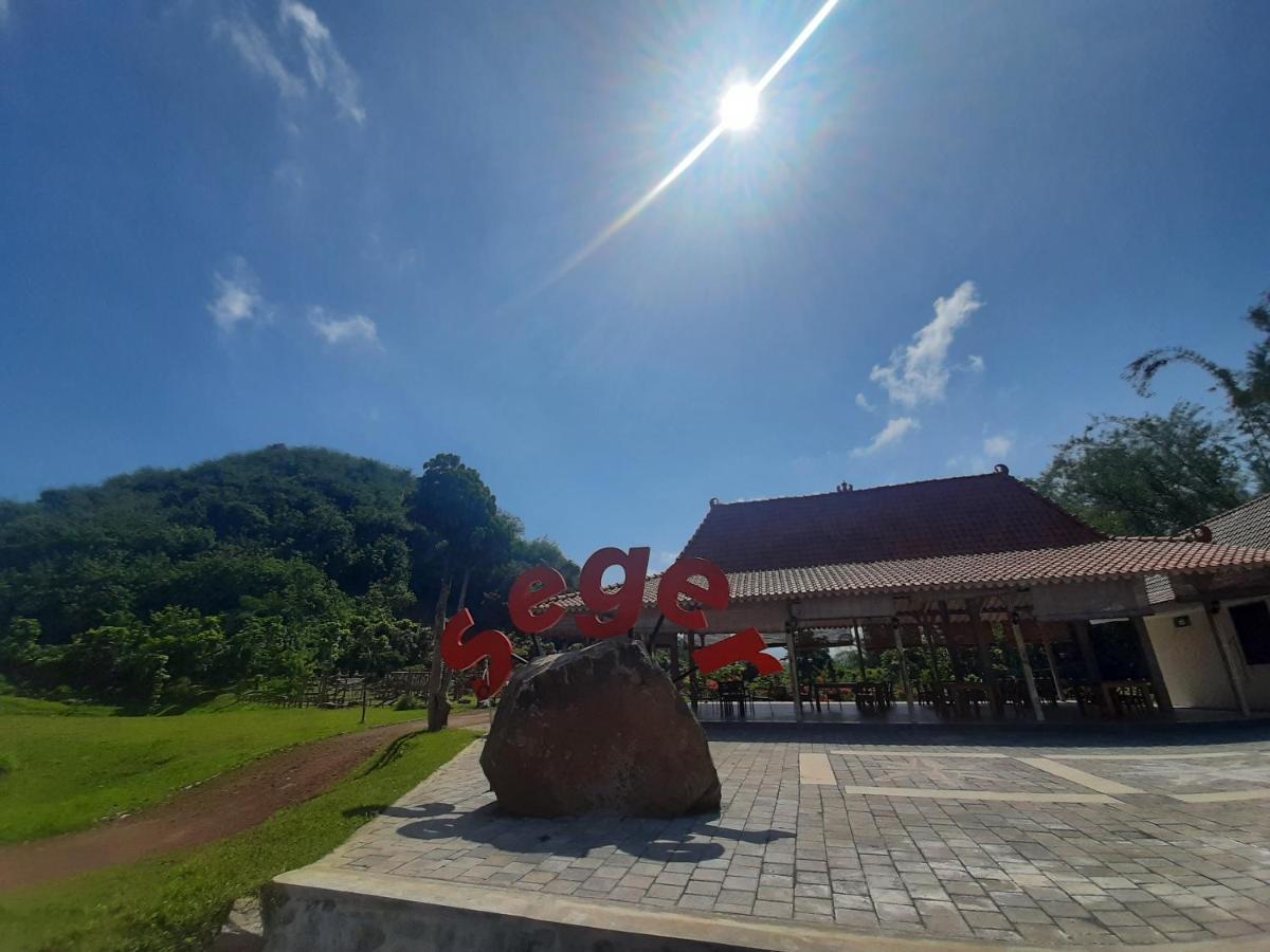 Seger Nusantara Kalisat Exterior foto