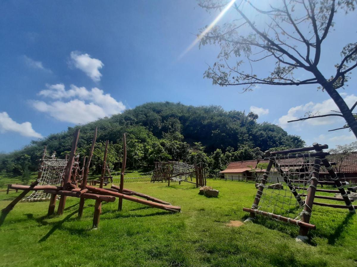 Seger Nusantara Kalisat Exterior foto